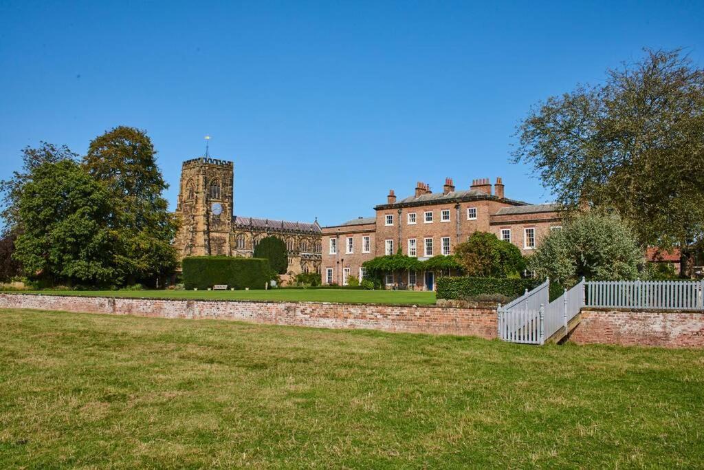 Thirsk Hall South Wing, North Yorkshire Eksteriør bilde